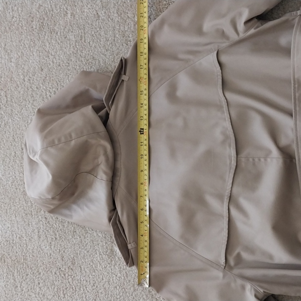 BURBERRY CHECK LINED CLASSIC TRENCH COAT WITH DETACHABLE HOOD - Picture 15 of 16